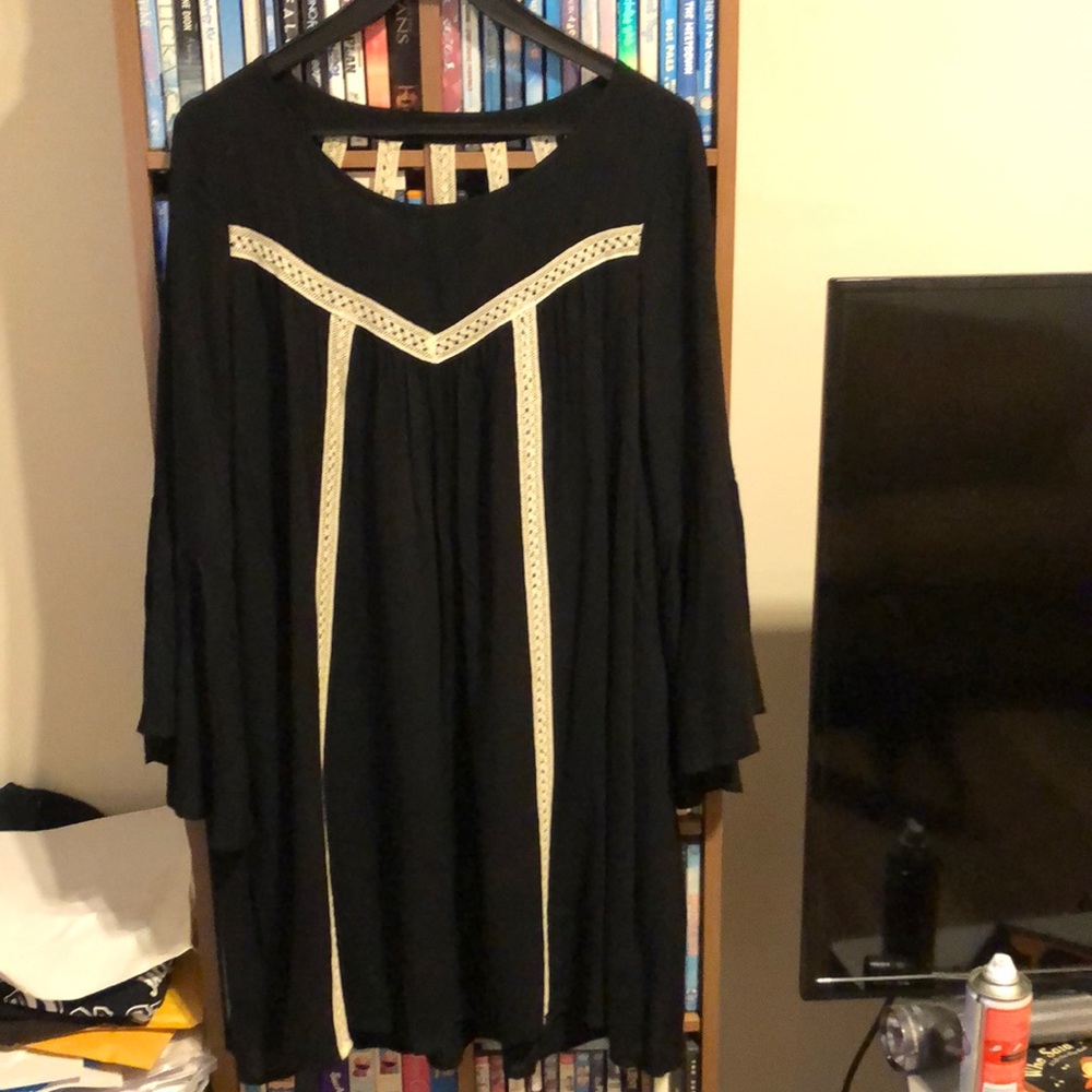 entro Black Midi Dress with Cream Trim